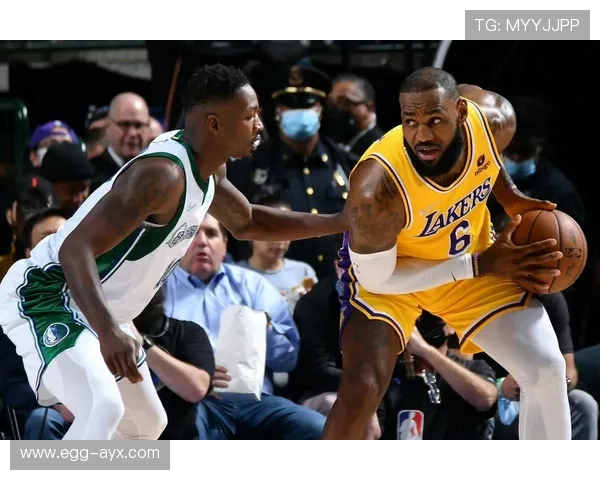 戴维斯最佳位置分析：揭示其场上作用与战术优势