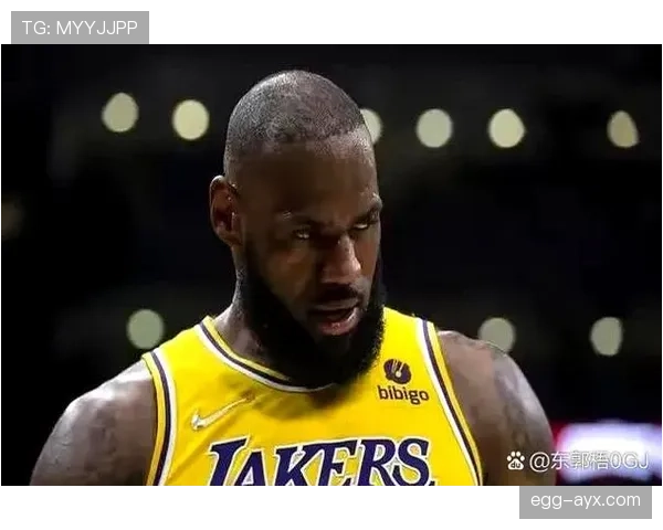 海耶斯内线强攻主导禁区，对比同期中锋得分结构显差异